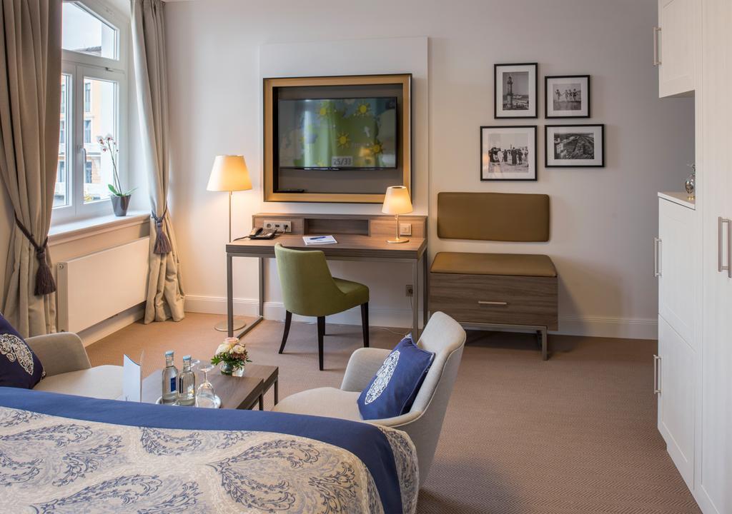 Hotel Am Leuchtturm Rostock Extérieur photo