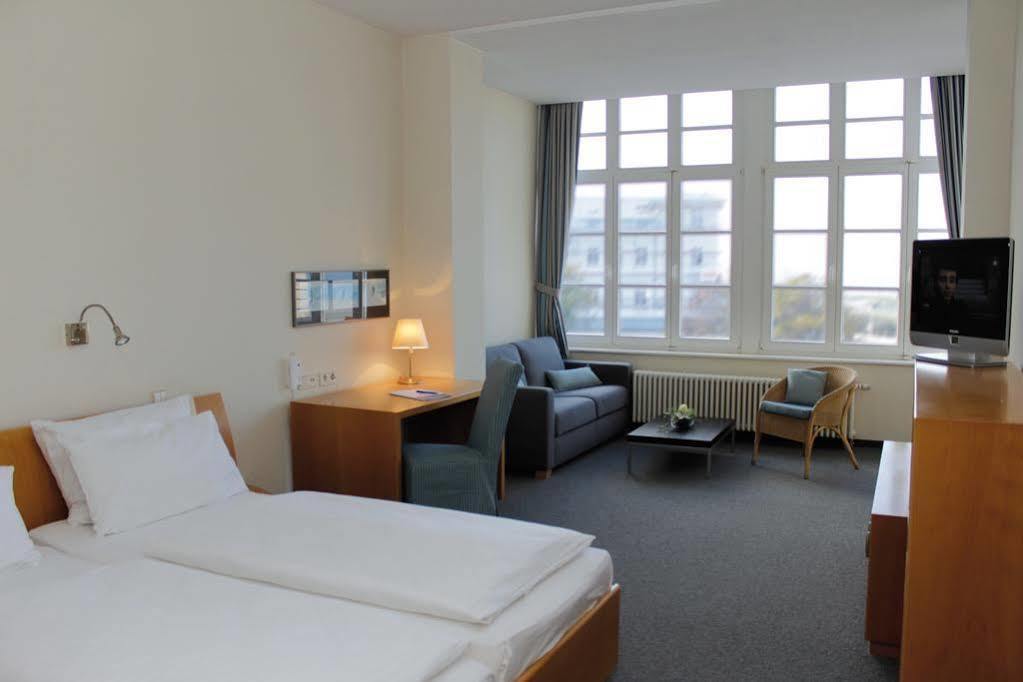 Hotel Am Leuchtturm Rostock Extérieur photo